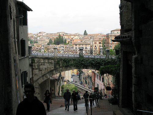 Come ci si sposta a Perugia viaggi e spedizioni - VIAGGIO