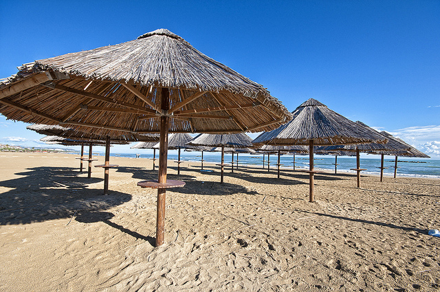 Agenzie di viaggi e pacchetti vacanza Sassari - Spedizioni