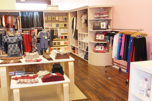 Shopping a Novara e dintorni - ABBIGLIAMENTO BAMBINI.jpg